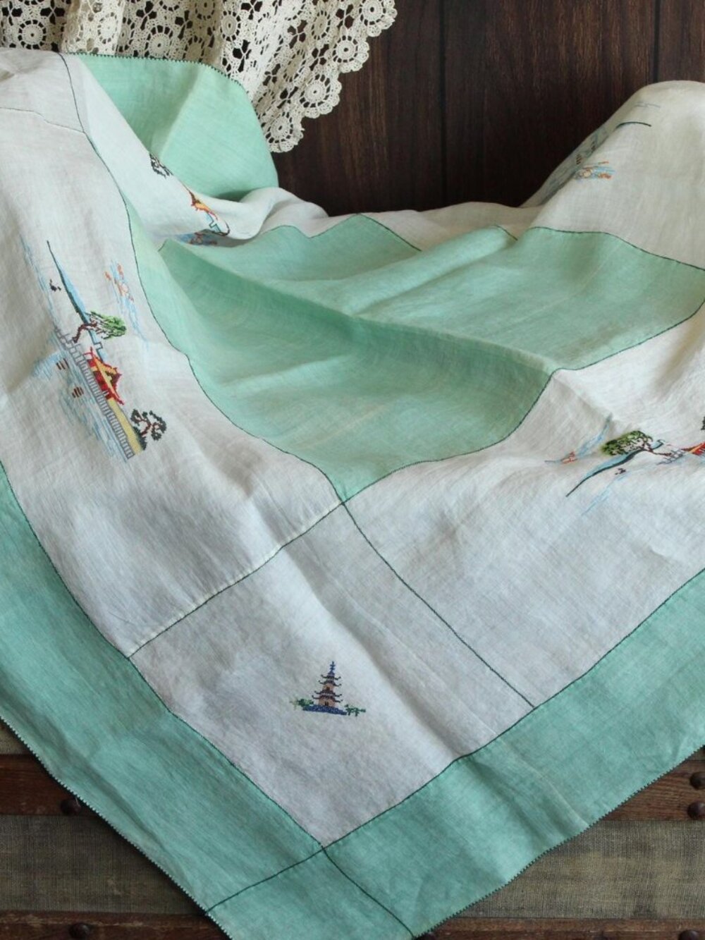 Vintage 1930s Tablecloth, Square Asian Pagoda Embroidered Linen - Picture 7 of 14